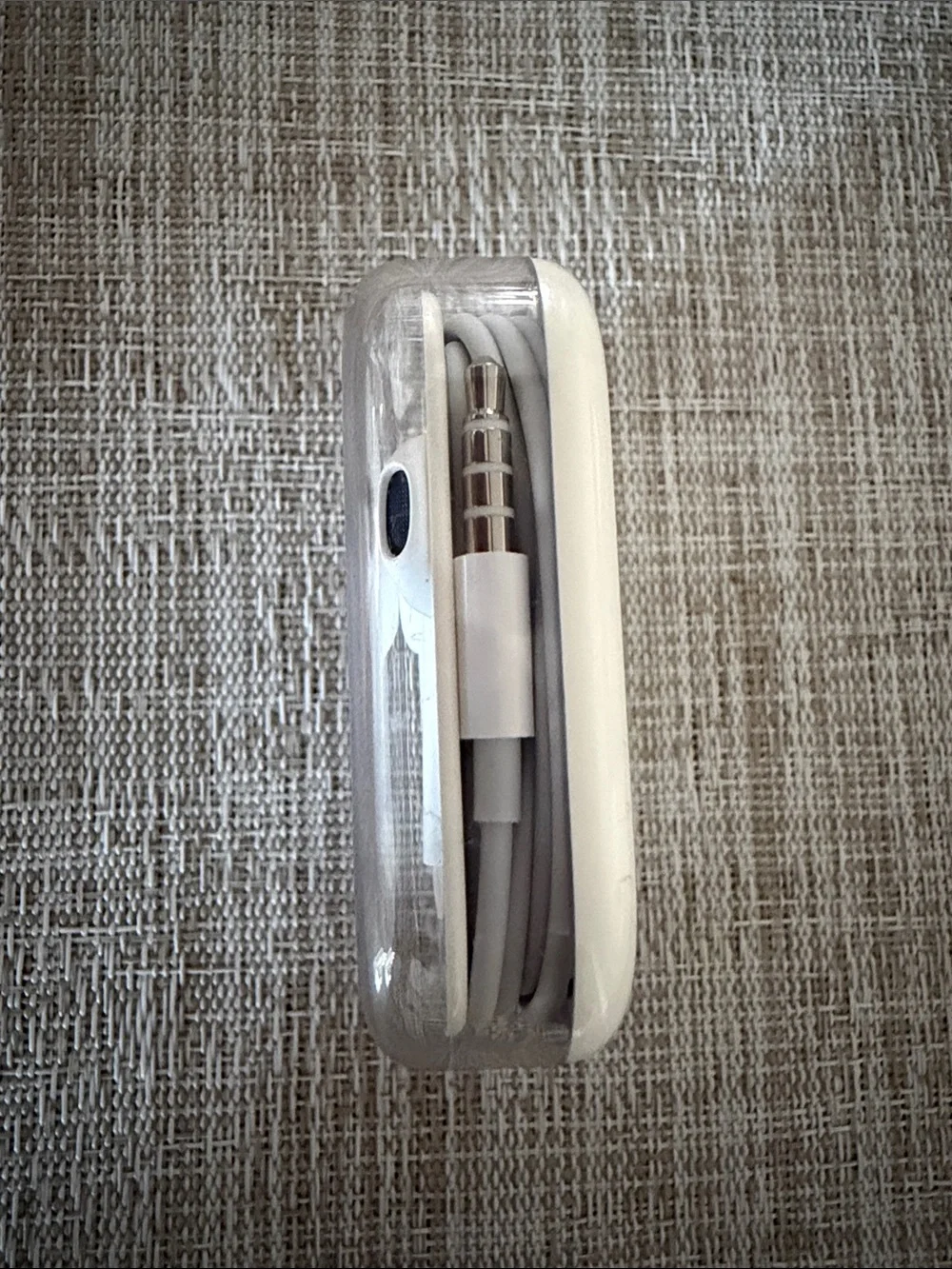 Apple White Earbuds with Inline Remote and Carry Case